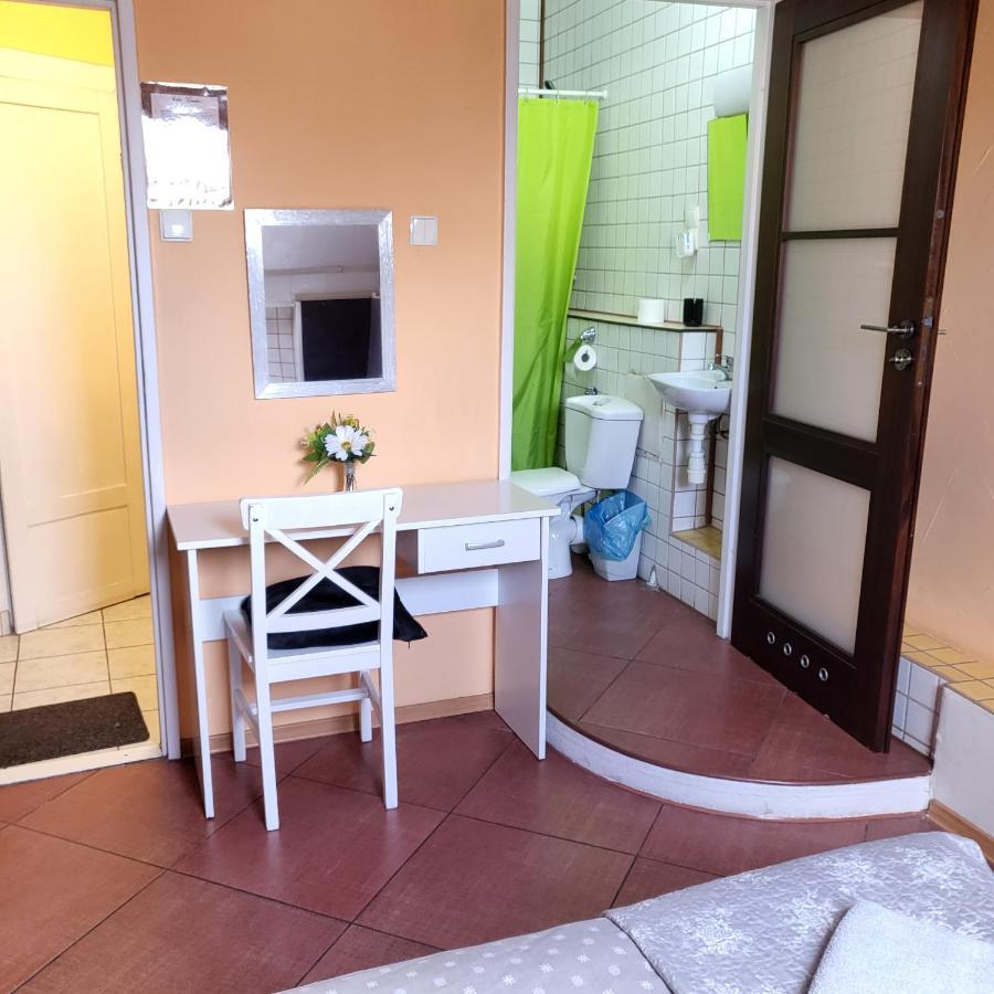 White Garden Apartman Oświęcim Kültér fotó
