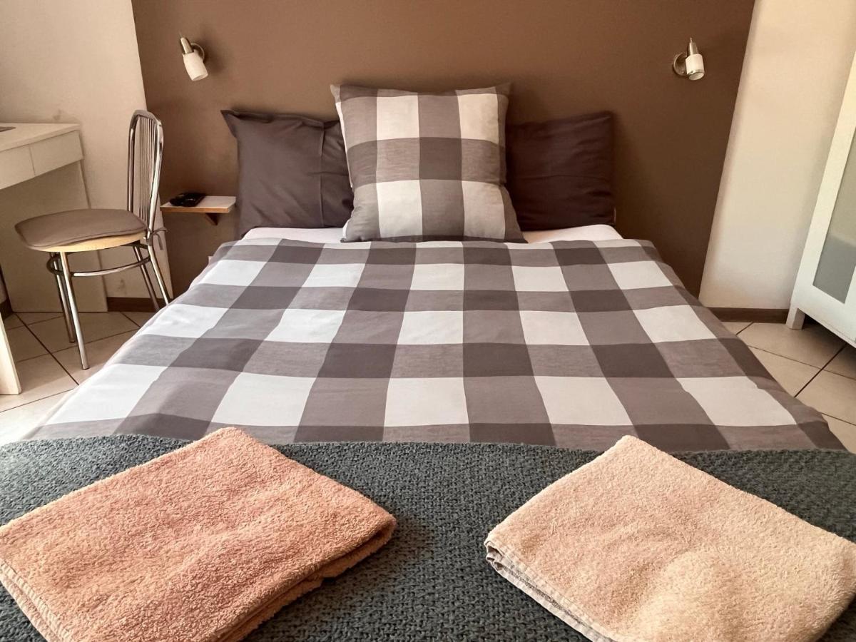White Garden Apartman Oświęcim Kültér fotó