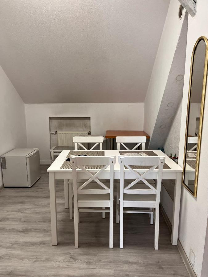 White Garden Apartman Oświęcim Kültér fotó