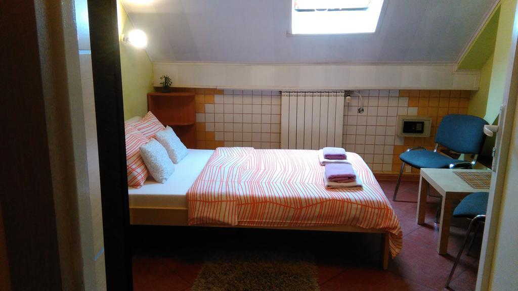 White Garden Apartman Oświęcim Kültér fotó